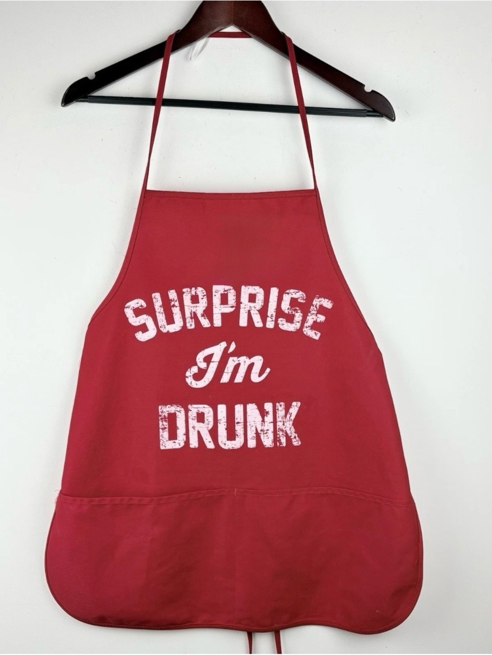 Surprise I’m Drunk Red Pockets Apron Adult Unisex One Size Grill Chef Gag Gift - Picture 2 of 7